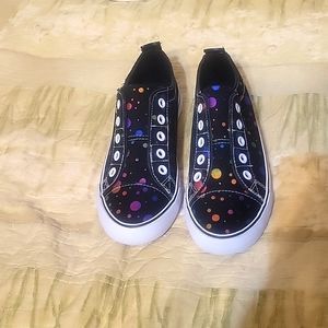 Girls nwot size 2 sneakers